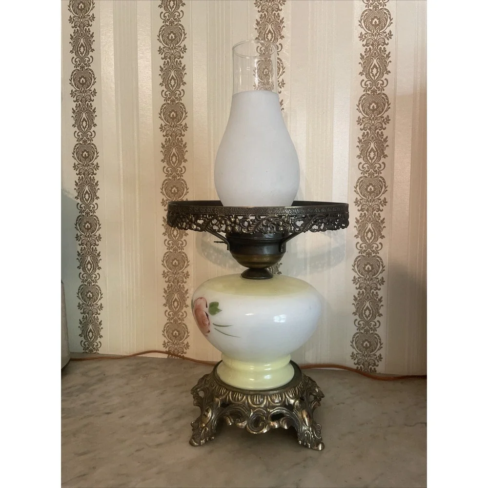 Vintage Oil‎ Lamp Converted To Electrical Flower Floral Hurricane Brass